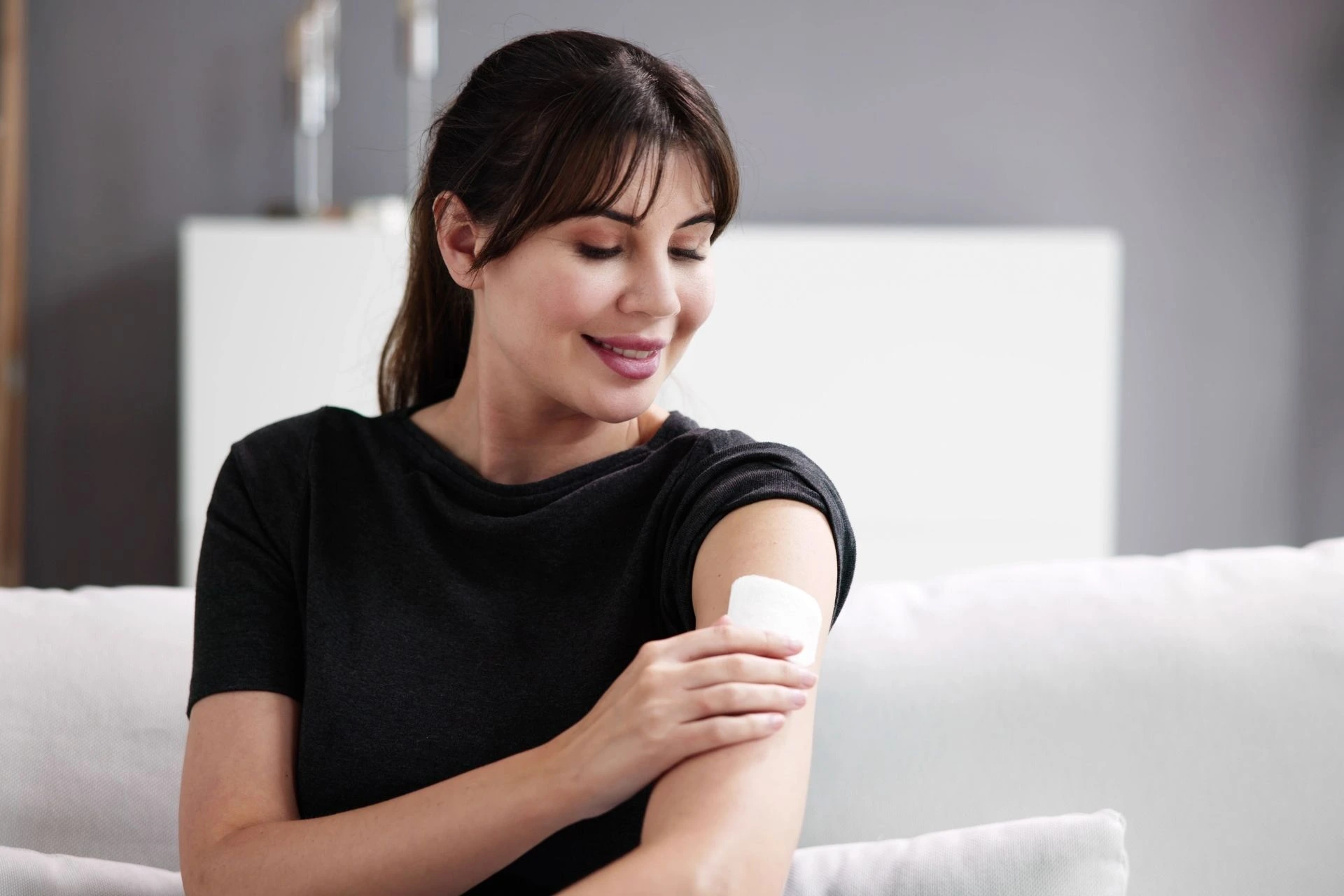 Plastry Evra – skuteczność, stosowanie, skutki uboczne